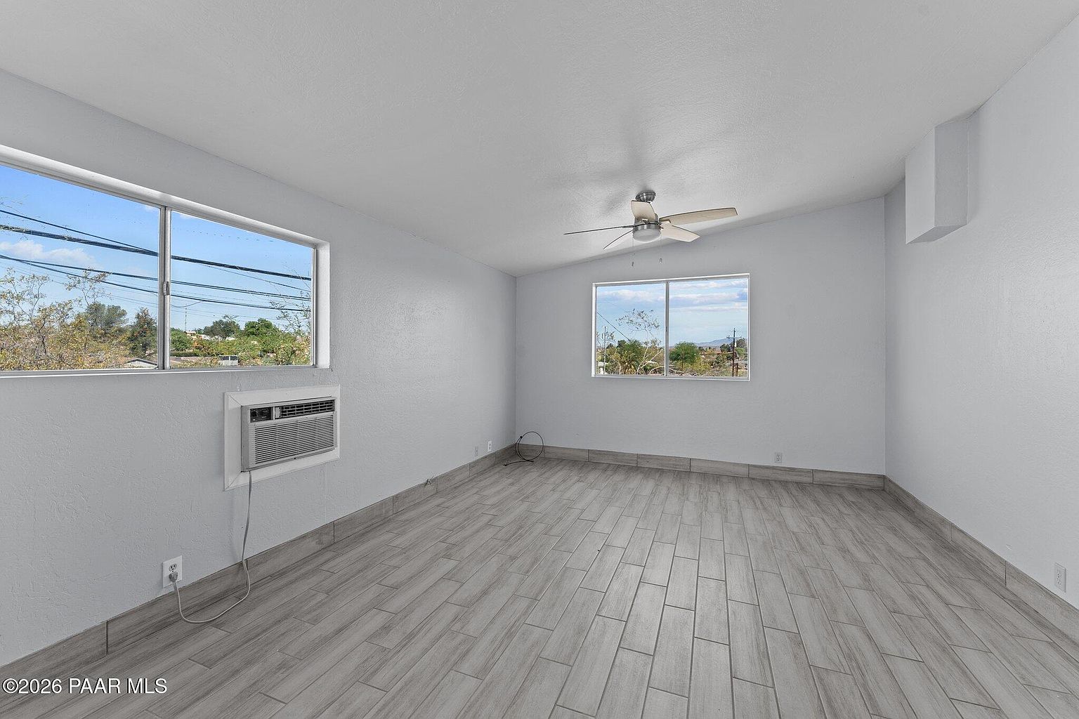 692 W Wickenburg Way photo 5