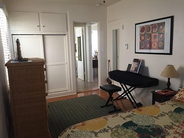 4625-31 Santa Monica Ave photo 2