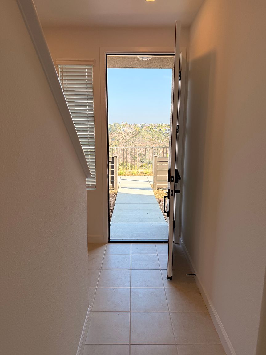 865 Cheyne Loop photo 4