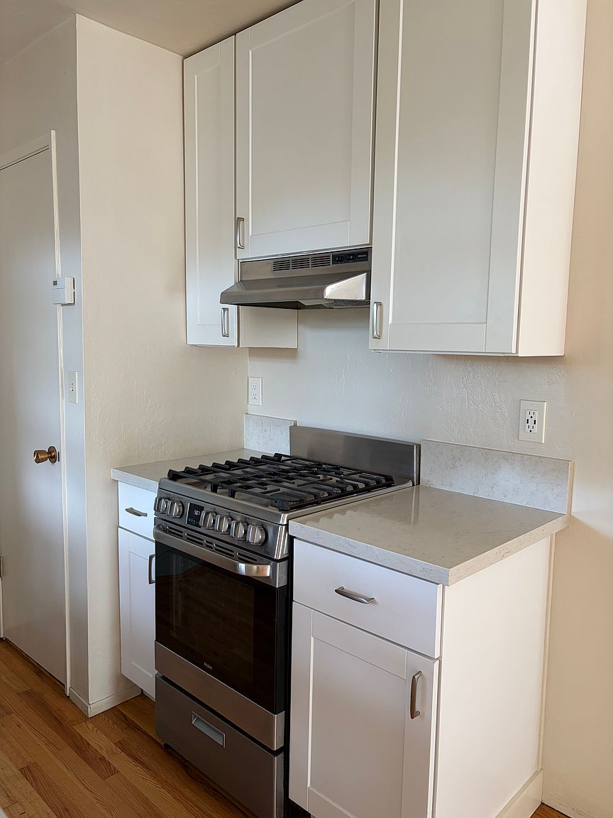 214A Anthony St photo 4