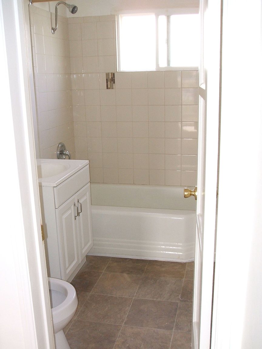 2429 Adams Ave photo 2