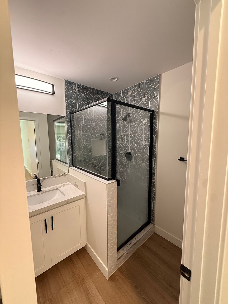 5150 Chateau Dr photo 3