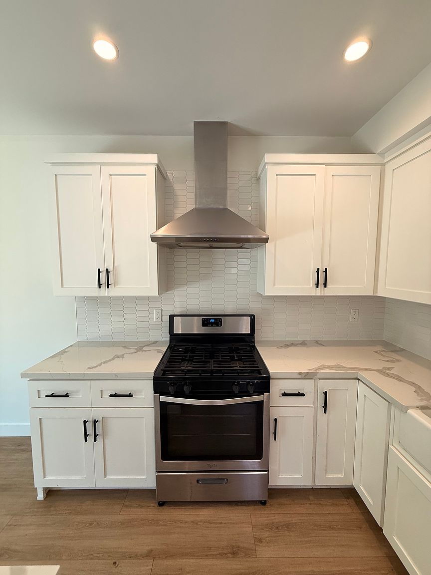 5150 Chateau Dr photo 5