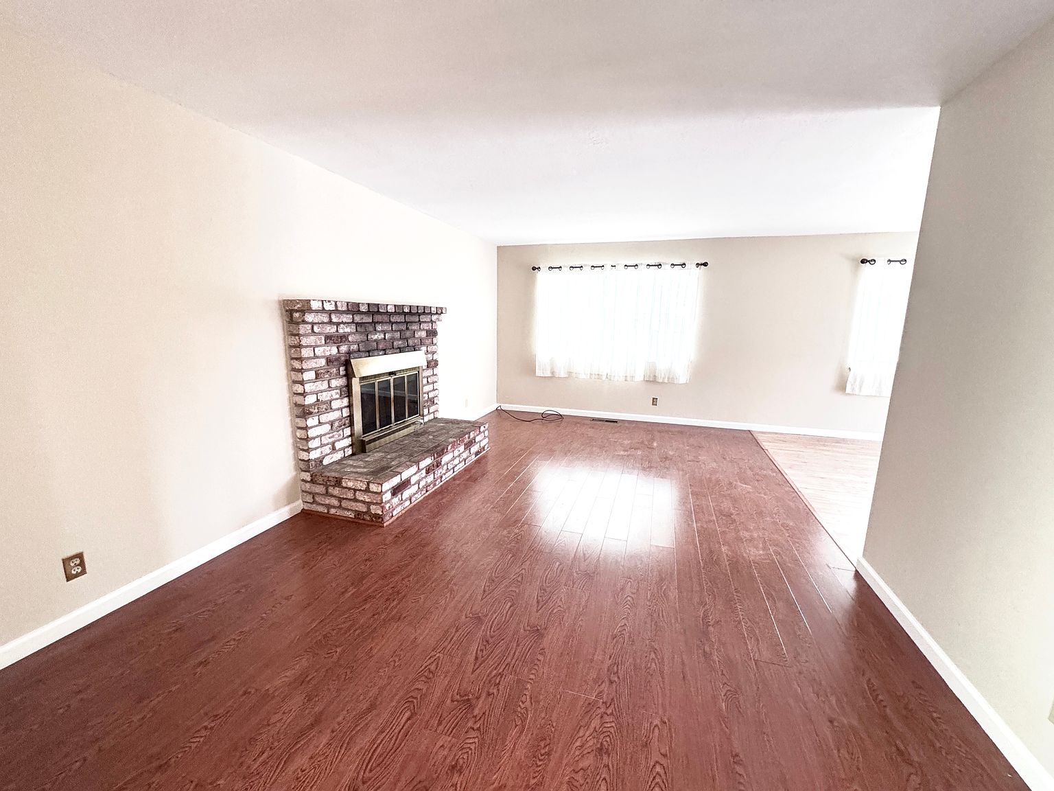 281 Roble Ave photo 4