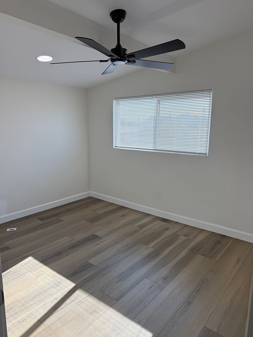 444 Grand Ave photo 3