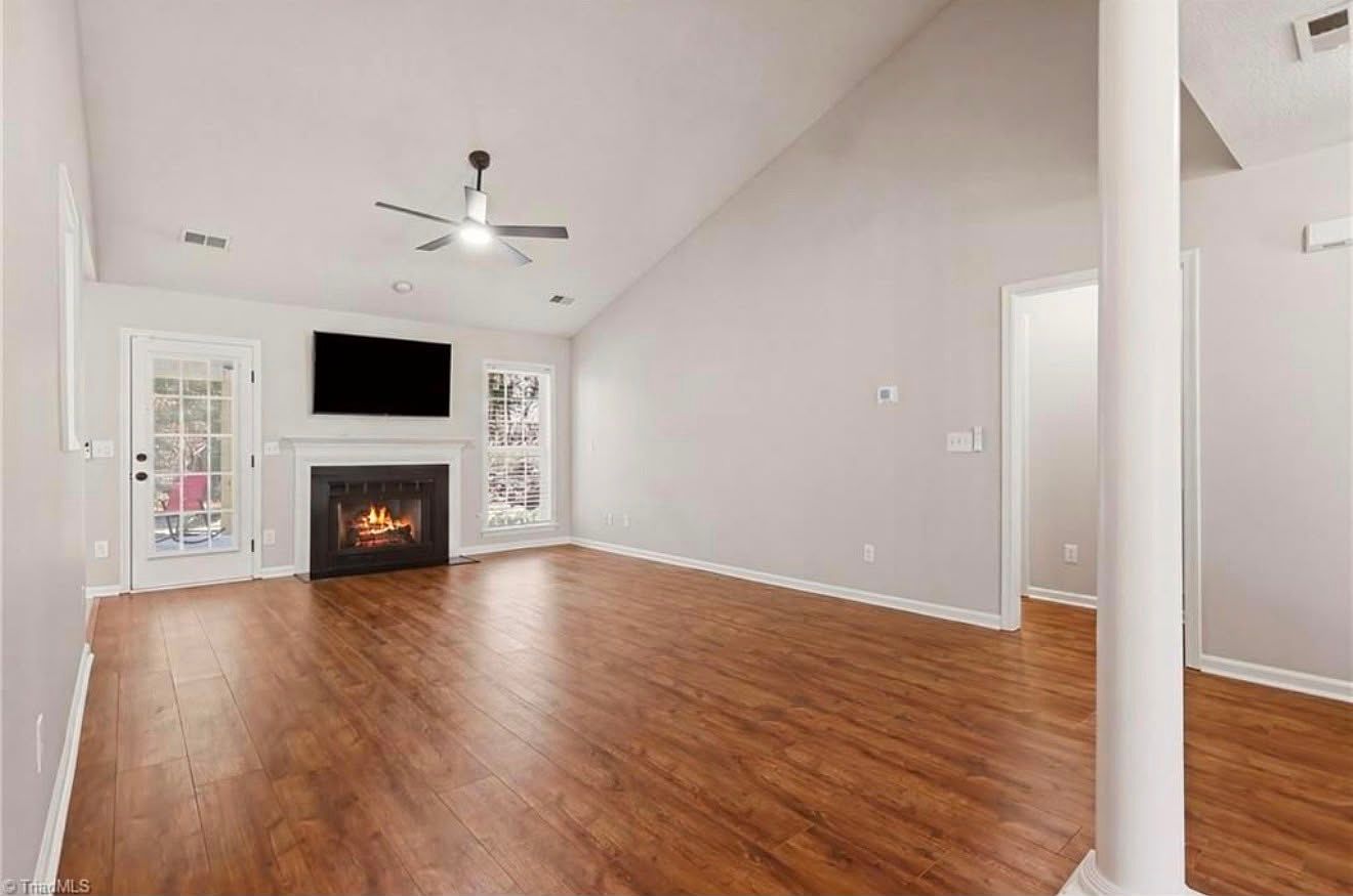 3719 E Feather Ave Room 2 photo 2