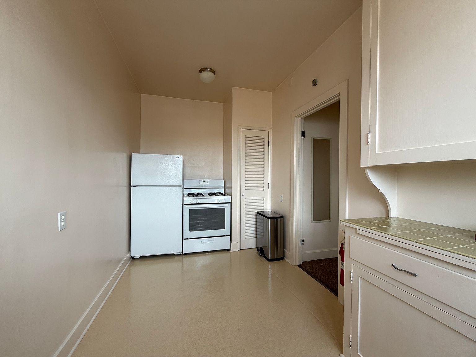 0BR/1BA Apartment on Ashby · Berkeley photo 3