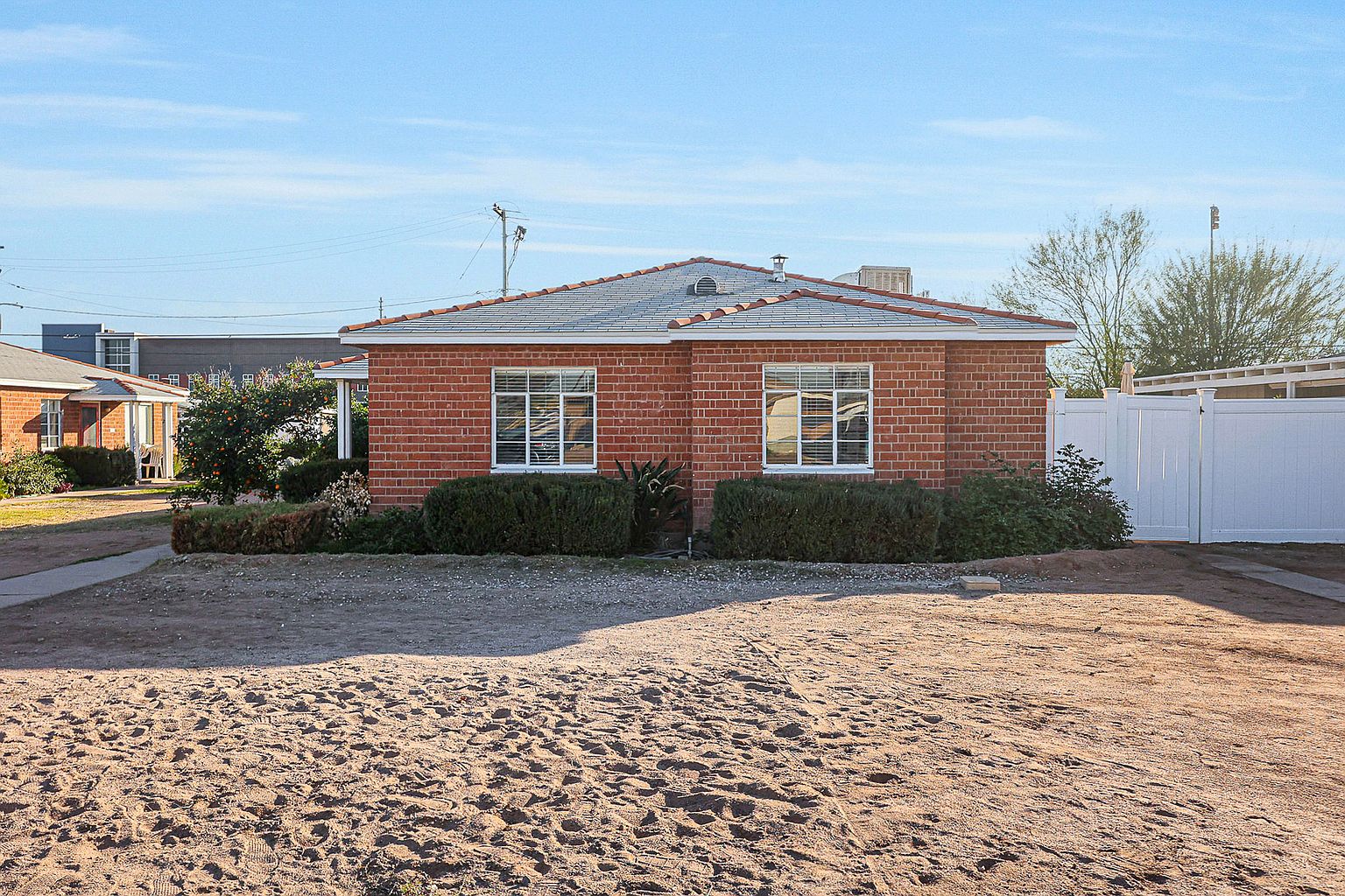 1923 W Earll Dr Phoenix, AZ 85015 photo 2