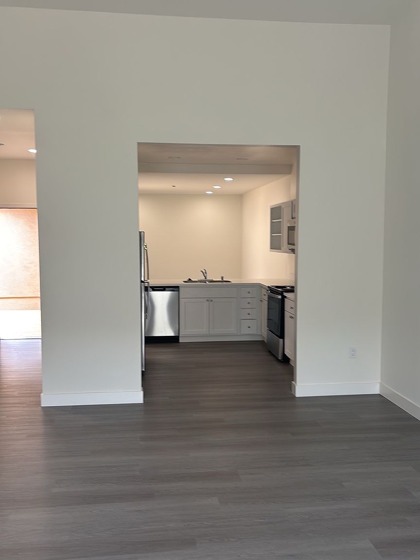 650 S Eliseo Dr photo 3