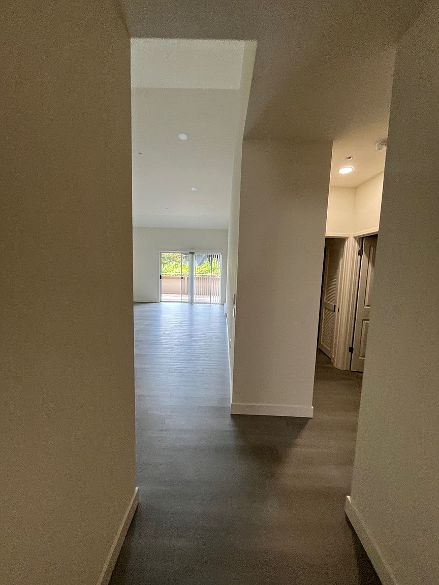 650 S Eliseo Dr photo 5