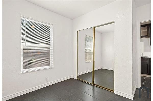 881 W Grand Ave photo 5