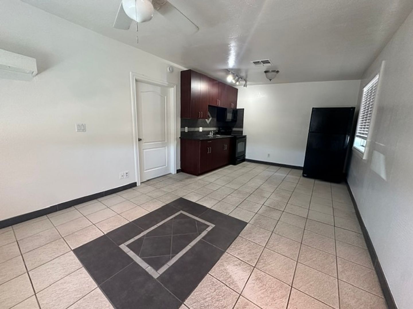 3 Bed, 2 Bath in Tempe – Available August 15 photo 4