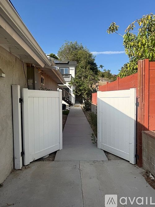 3967 College Ave photo 2