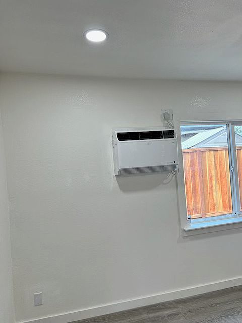 1022-1 N Taft Ave photo 4