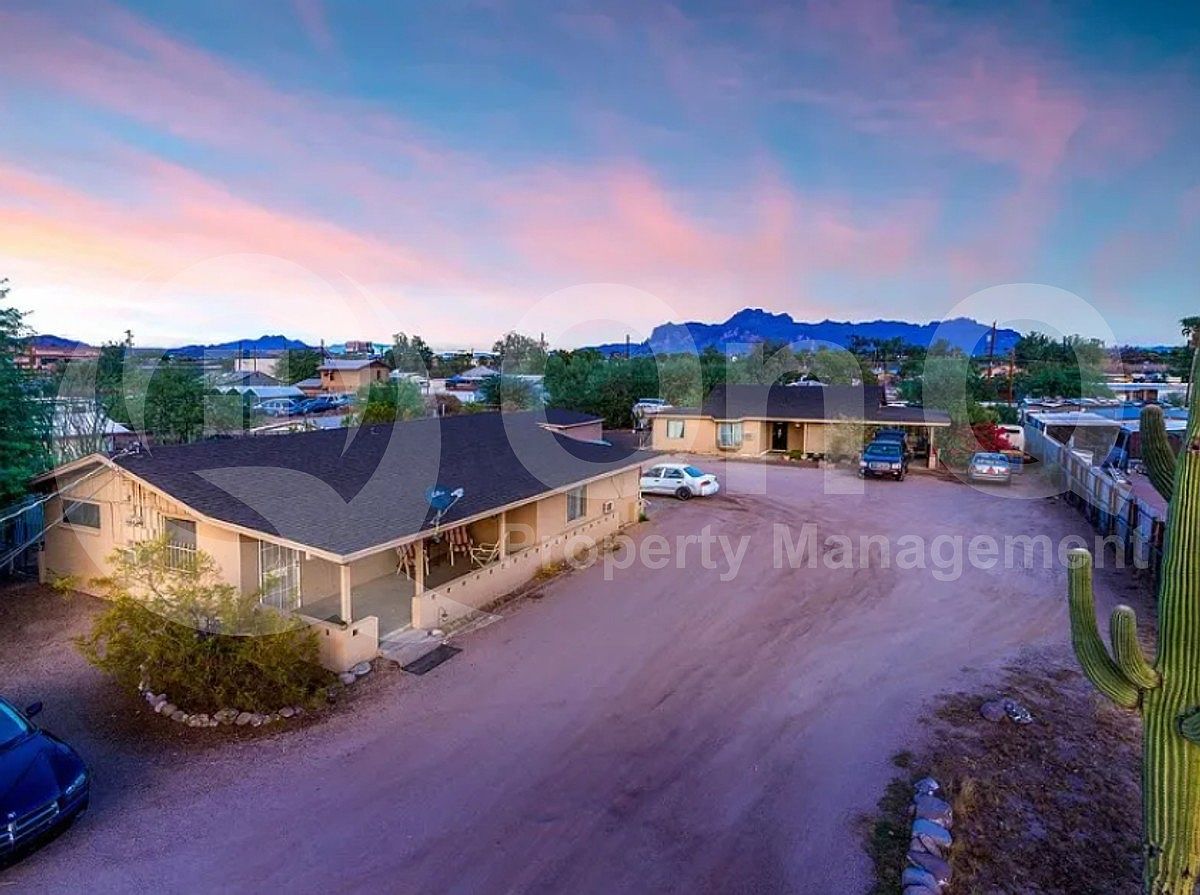 225 S Grand Dr Apache Junction, AZ 85120 photo 2