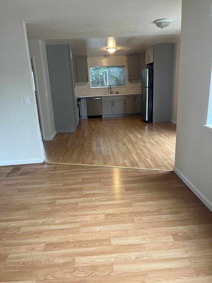 3532 Laguna Ave photo 2
