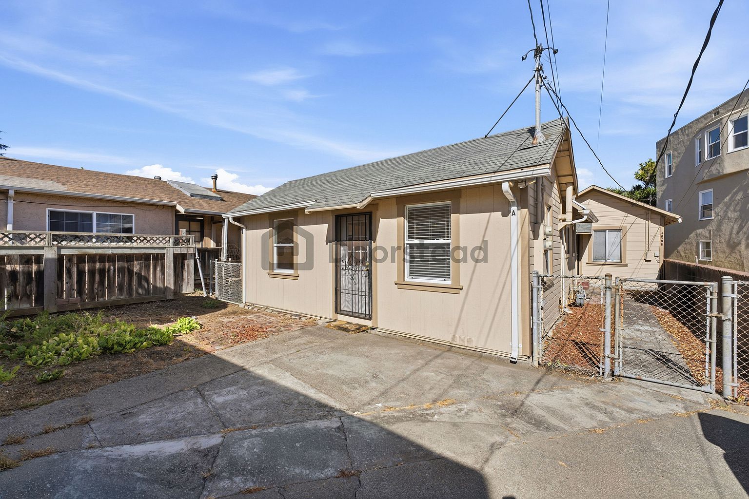 2BR/1BA Single Family House on Adeline St · Emeryville photo 5