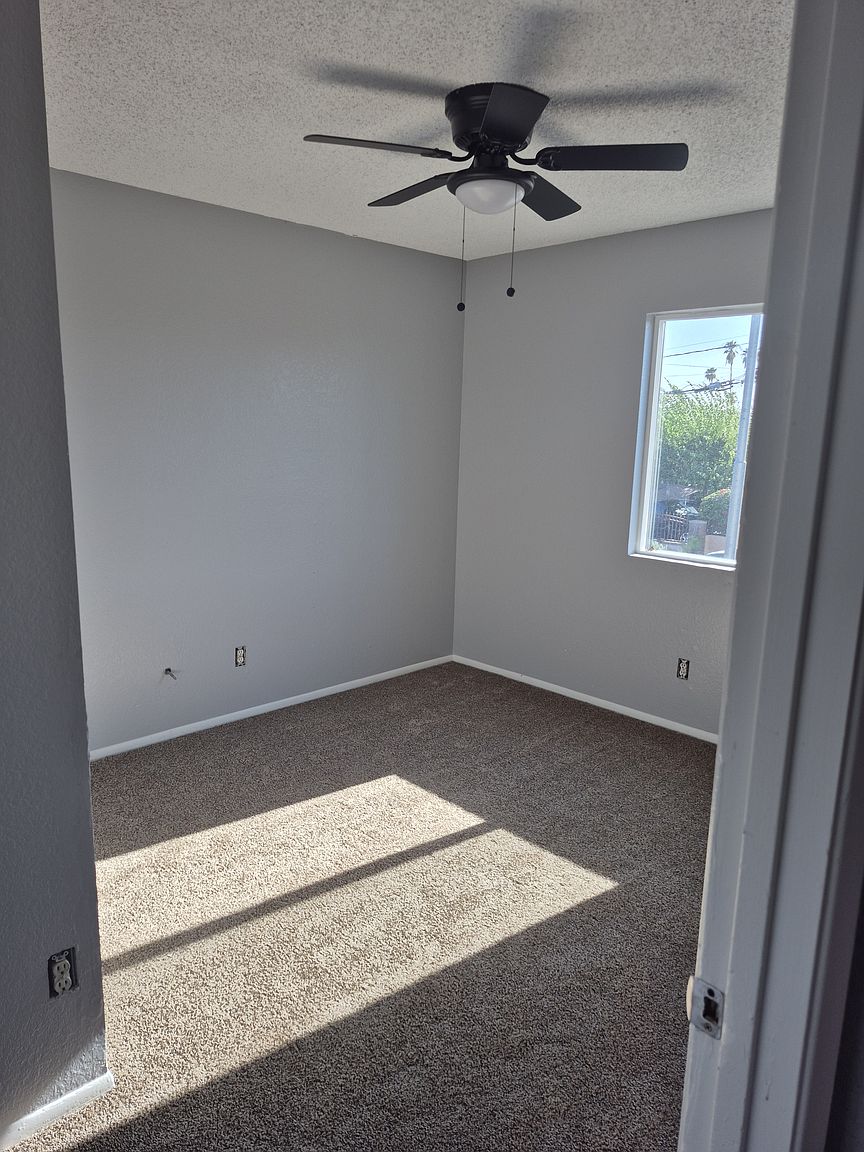 539 S Olive photo 3