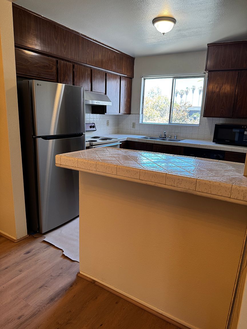 4120 Venus St photo 4