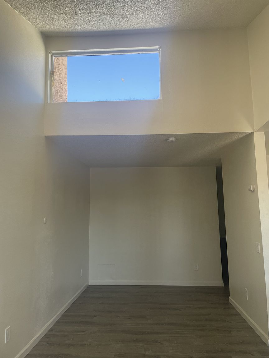 816 E Alvarado St photo 5