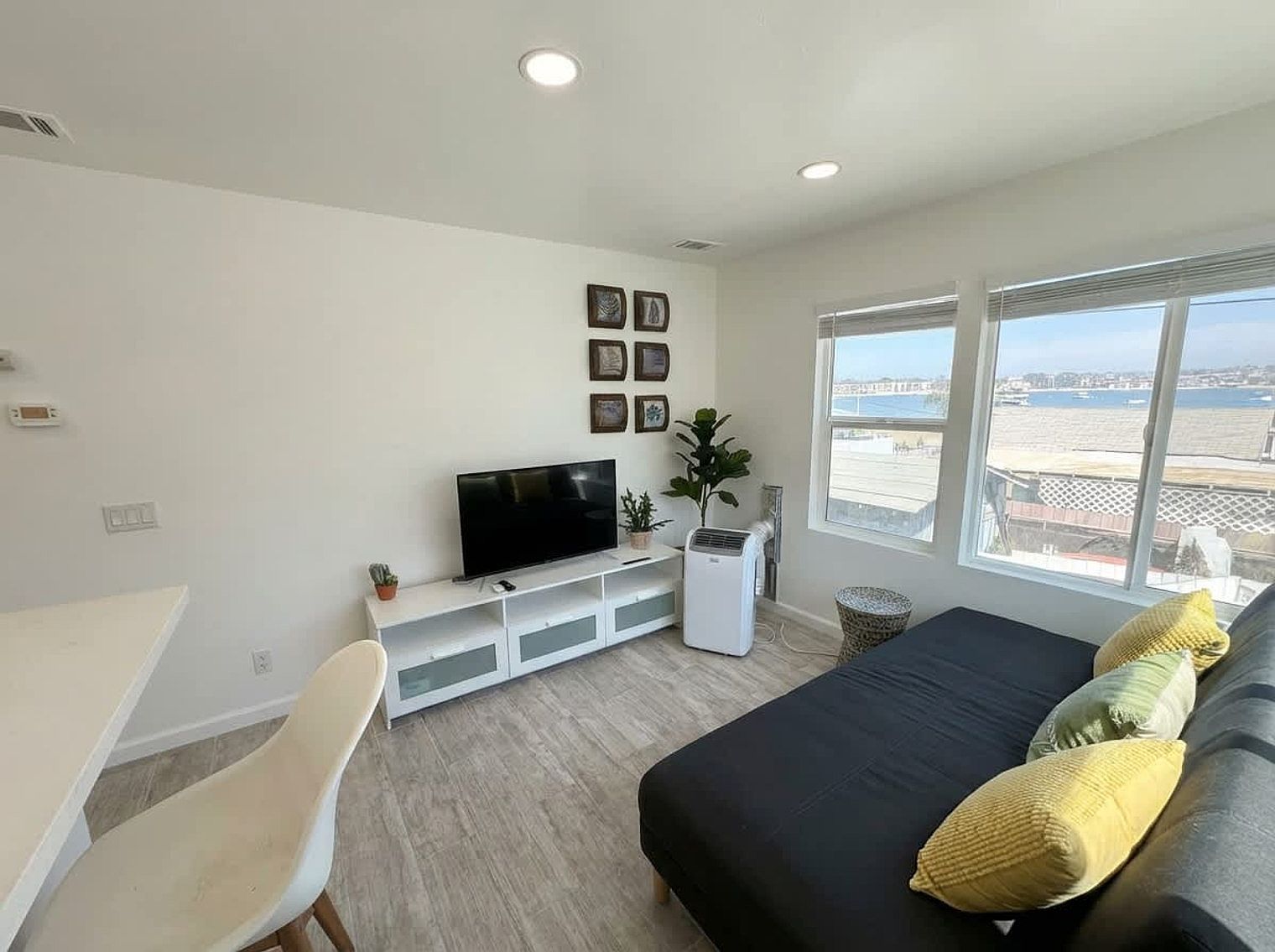 822 Vanitie Ct photo 3