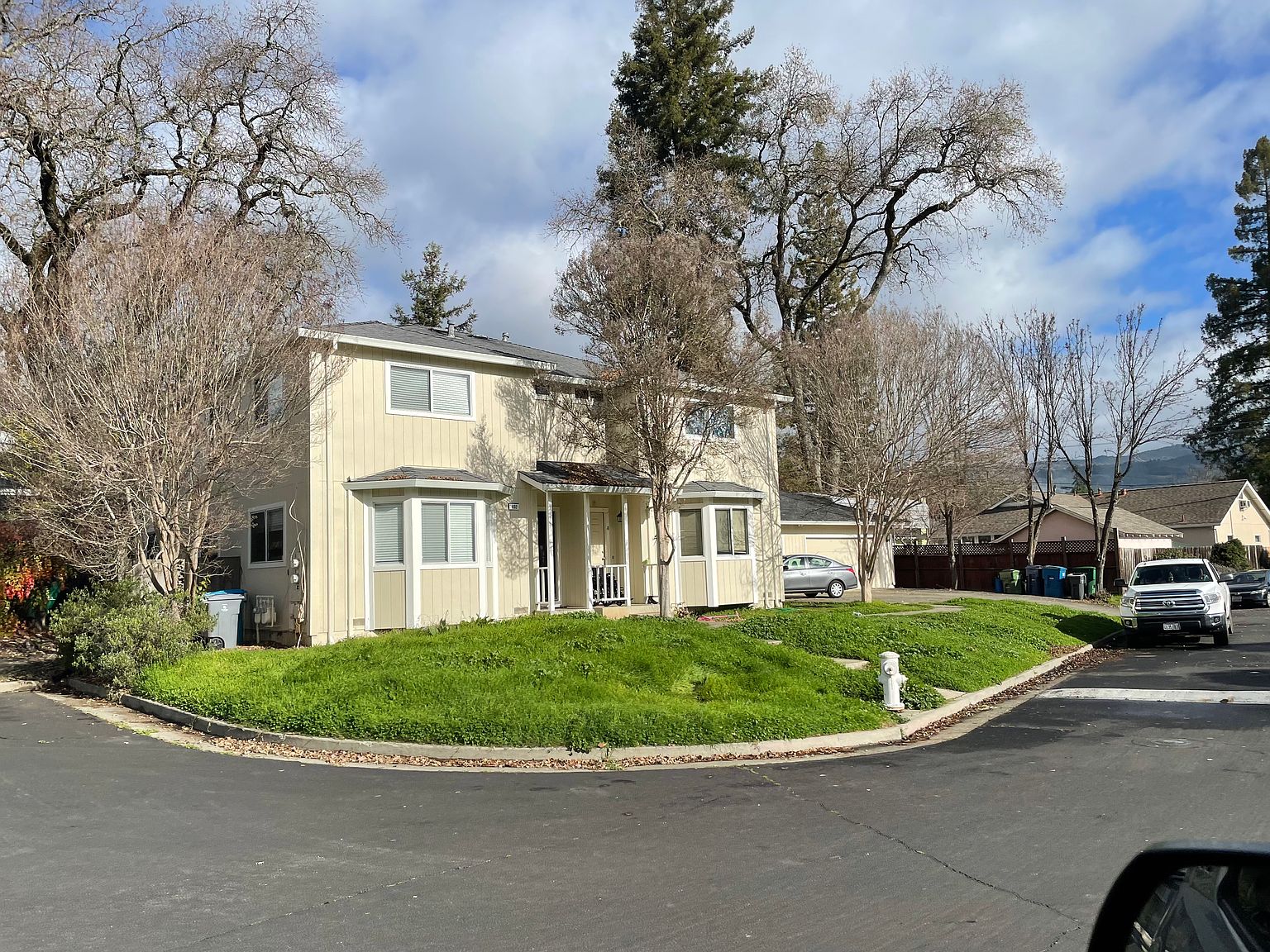 402 Butler Ct photo 2