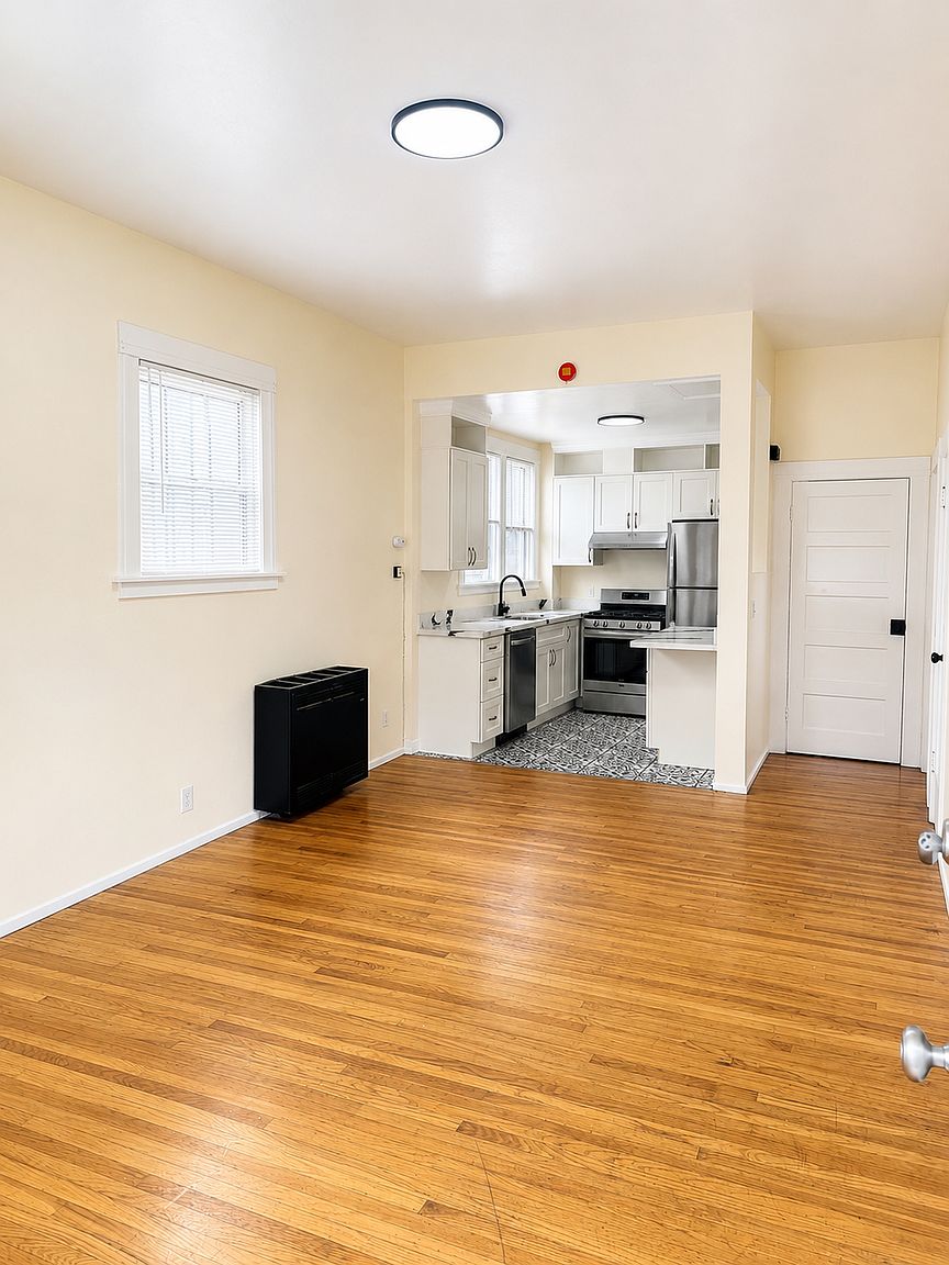 2BR/1BA Apartment on Magnolia St · Oakland