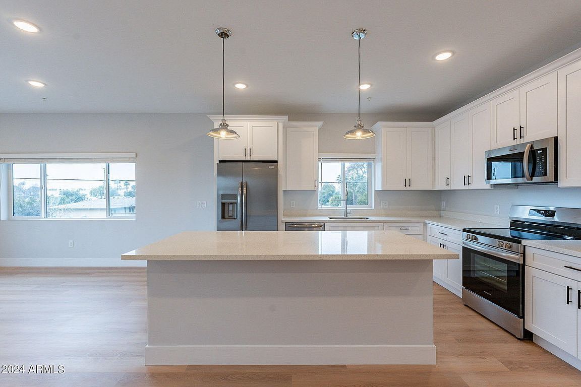 1840 E Monterey Way photo 4