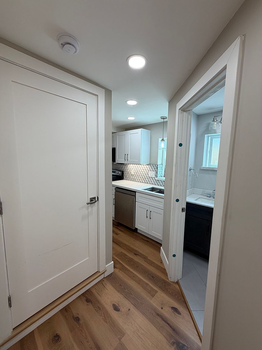 2221 Tacoma Ave photo 4
