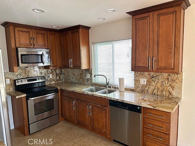 501 1/2 Marguerite Ave photo 5