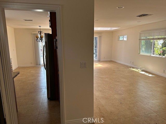 501 1/2 Marguerite Ave photo 2