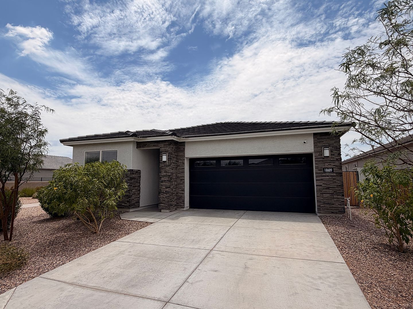 18609 W Bronco Trl Wittmann, AZ 85361 photo 2