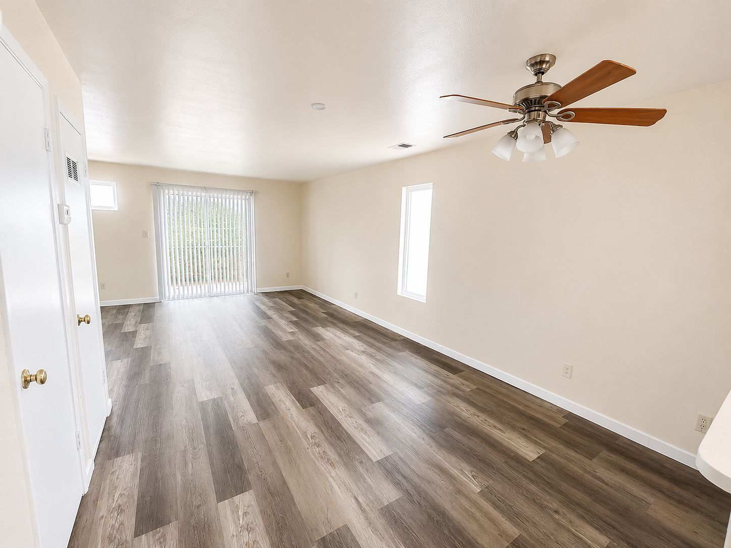1501 Lavetta Way photo 3