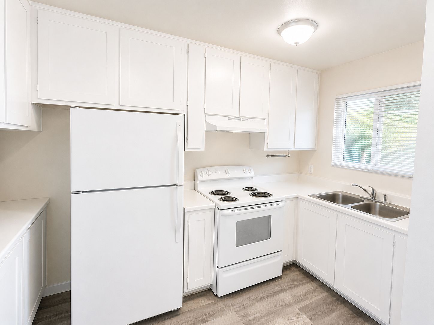 1501 Lavetta Way photo 4