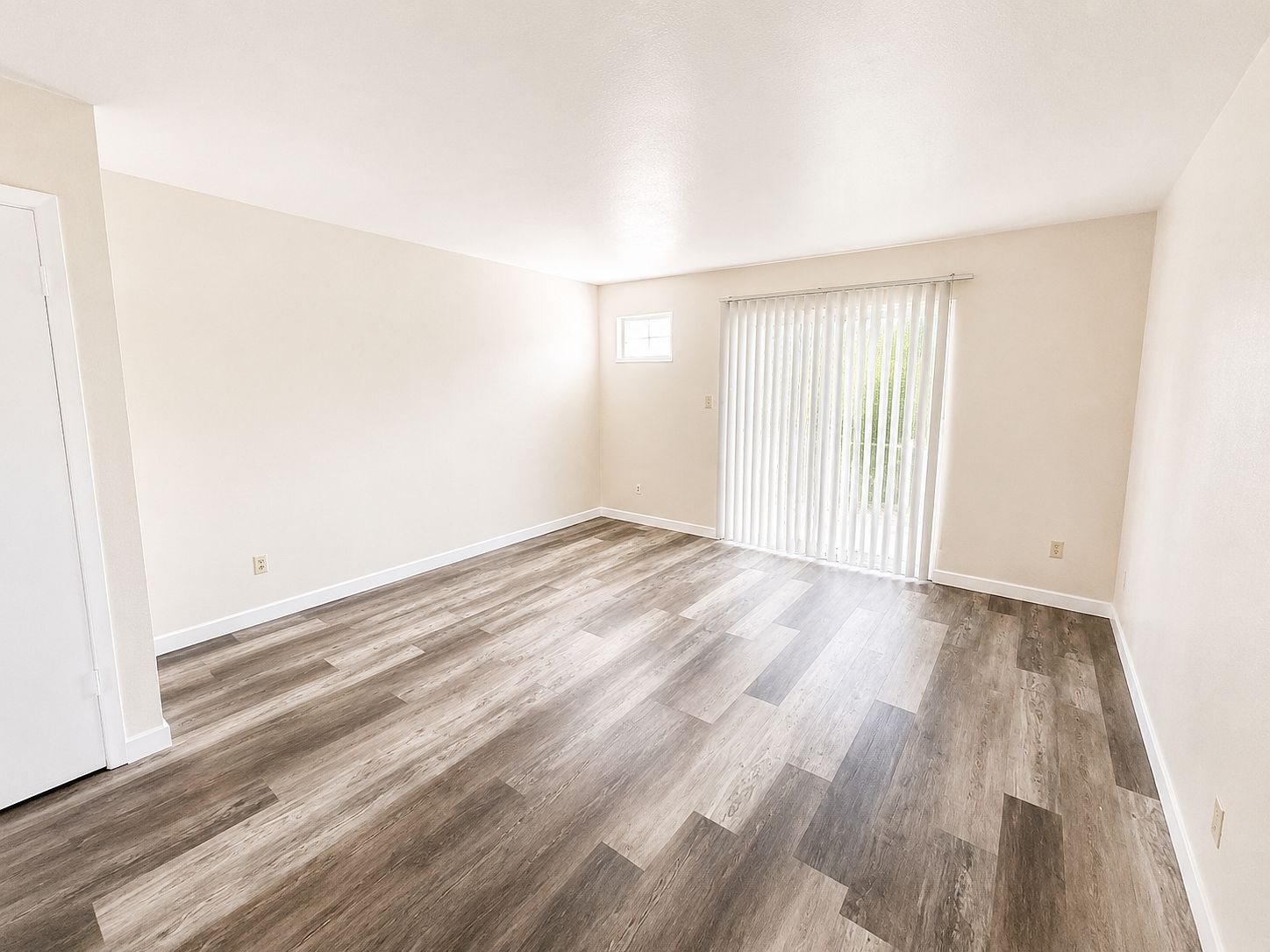 1501 Lavetta Way photo 2