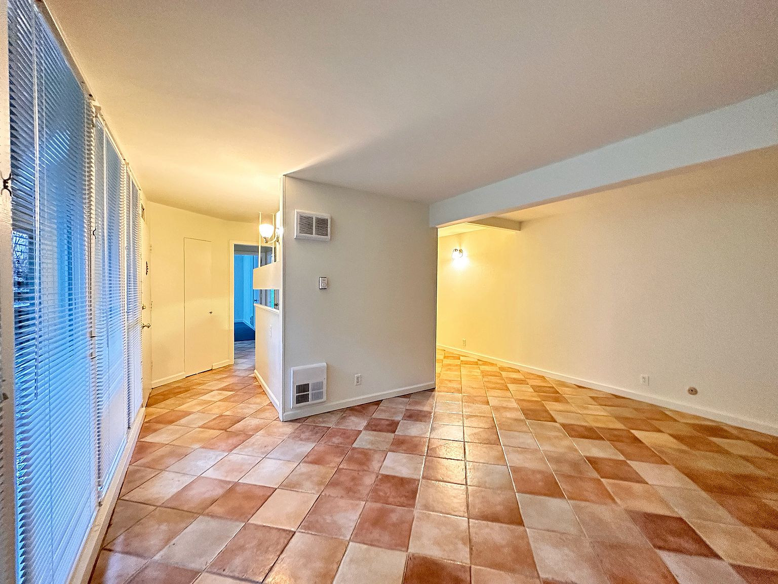 118 Echo Ave photo 2