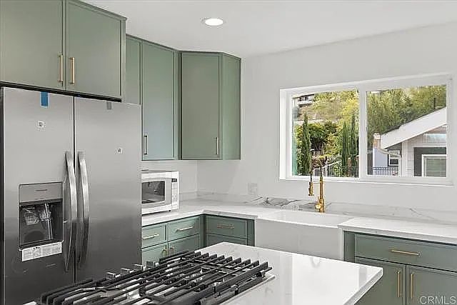 785 Lemon Ave photo 3