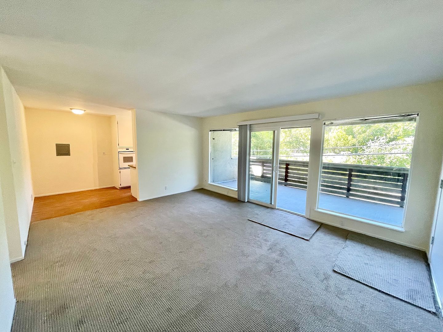2BR/1BA Apartment on Sir Francis Drake Blvd · Fairfax