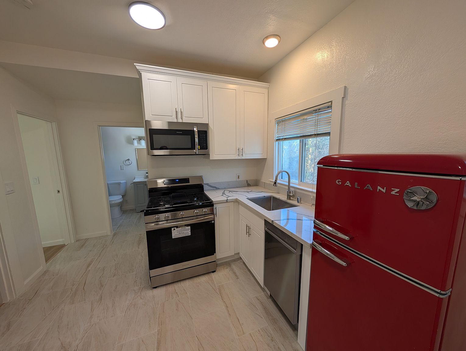 Apartments on Peralta Ave · Albany photo 5