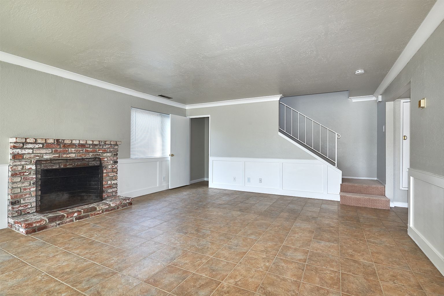 821 Columbia St photo 4