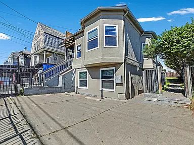 2424 E 24th St Oakland, CA 94601 photo 5