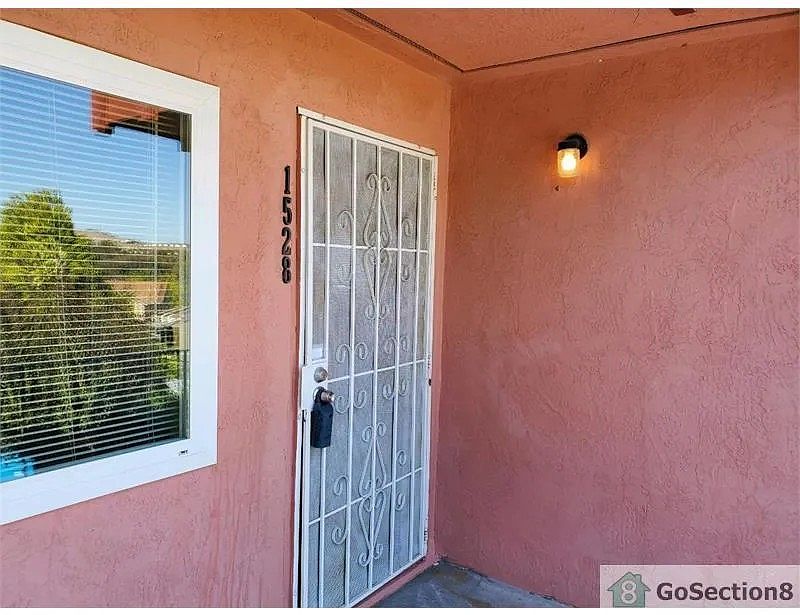 1528 Valle Vista Ave photo 5