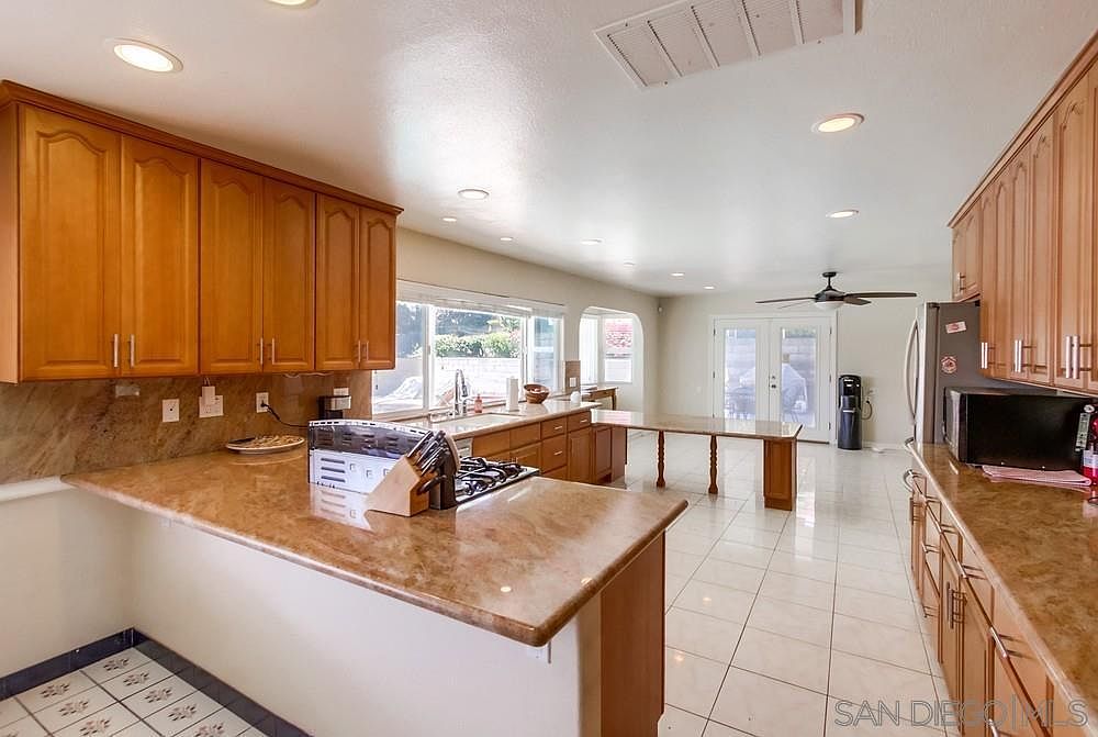 5954 Broadmoor Dr photo 4