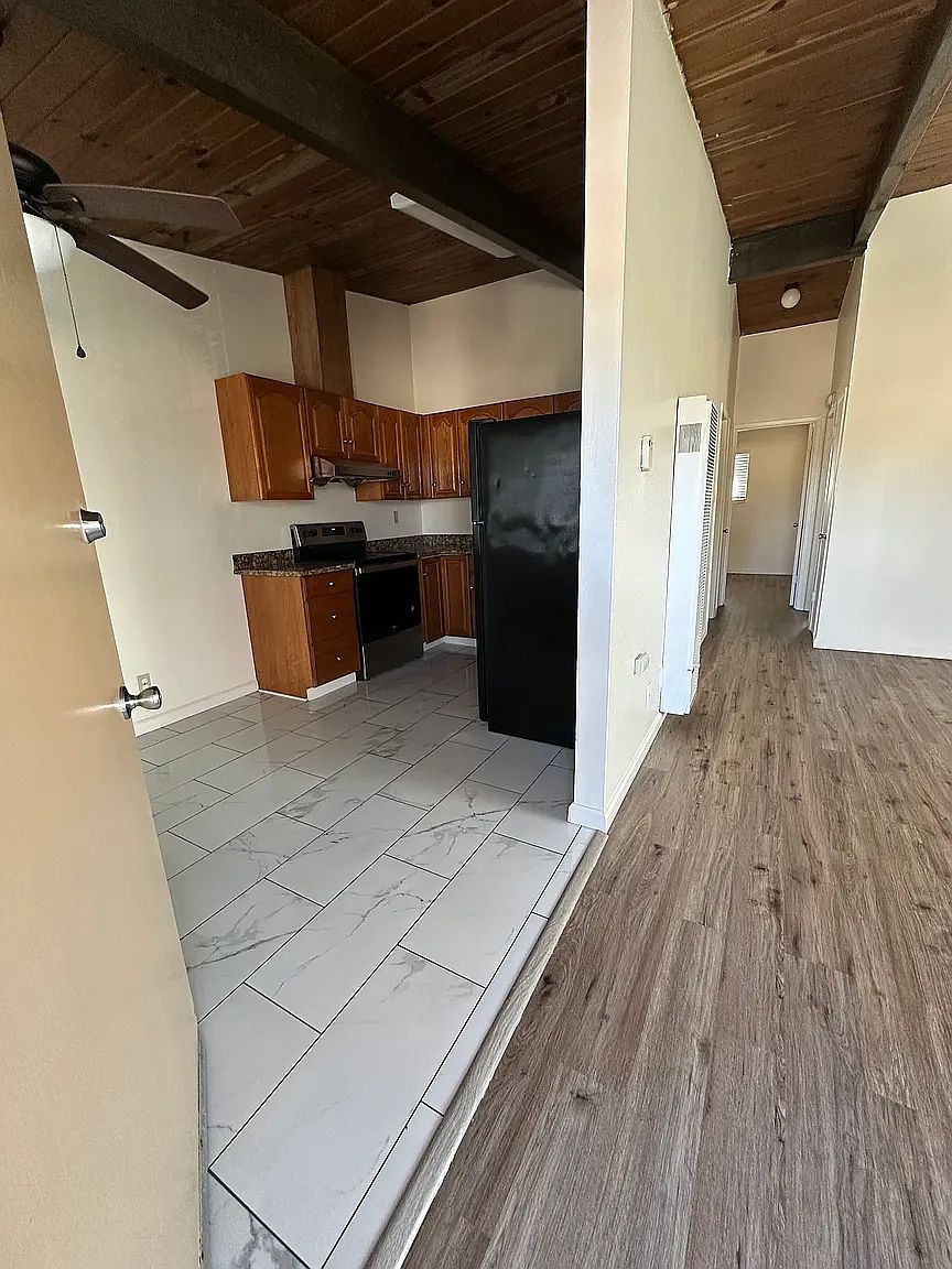 137 Maher Ct photo 4