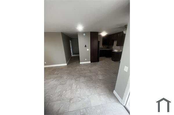 937 Grand Ave photo 4