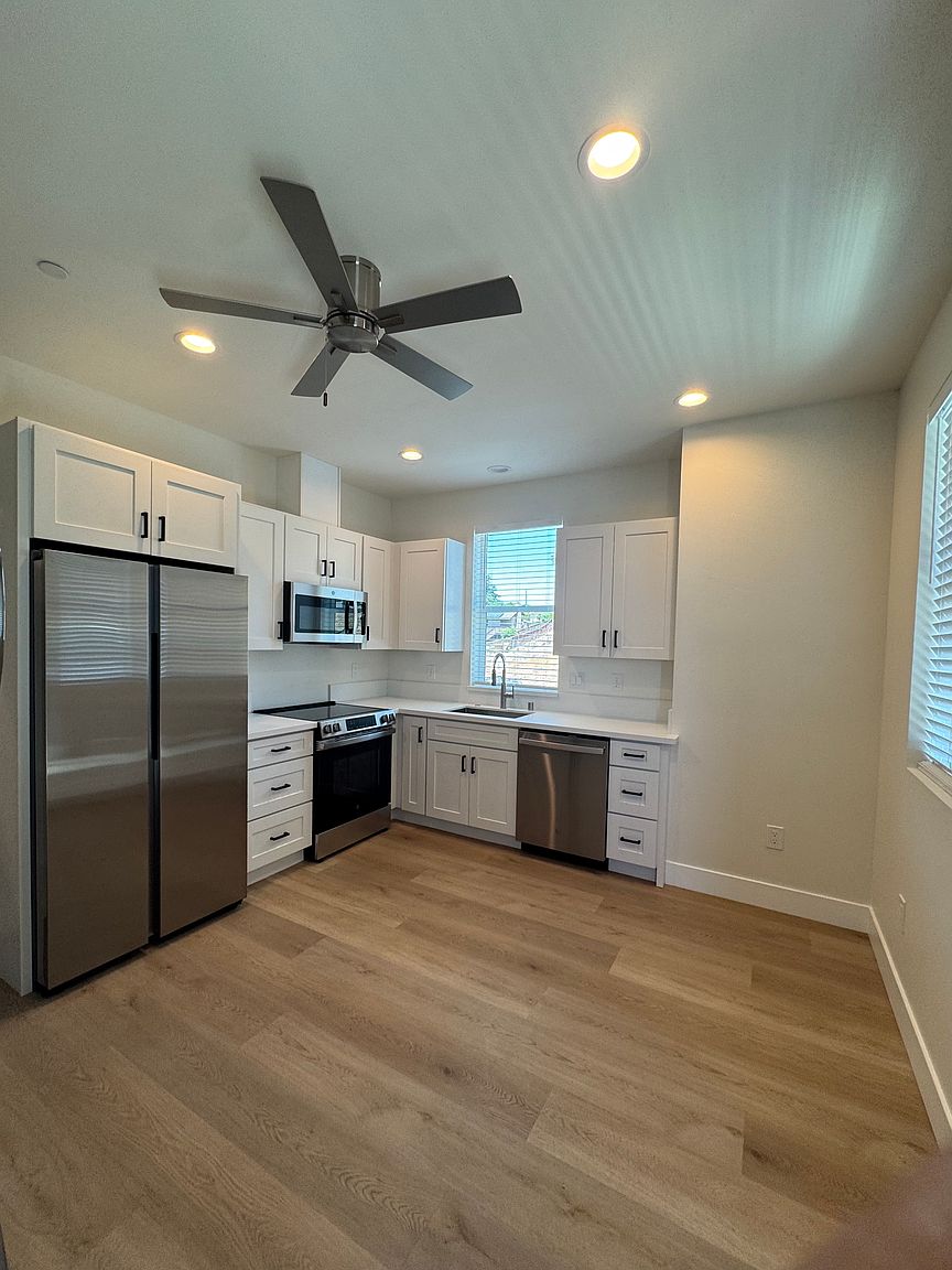 1525 Mount Gln photo 2