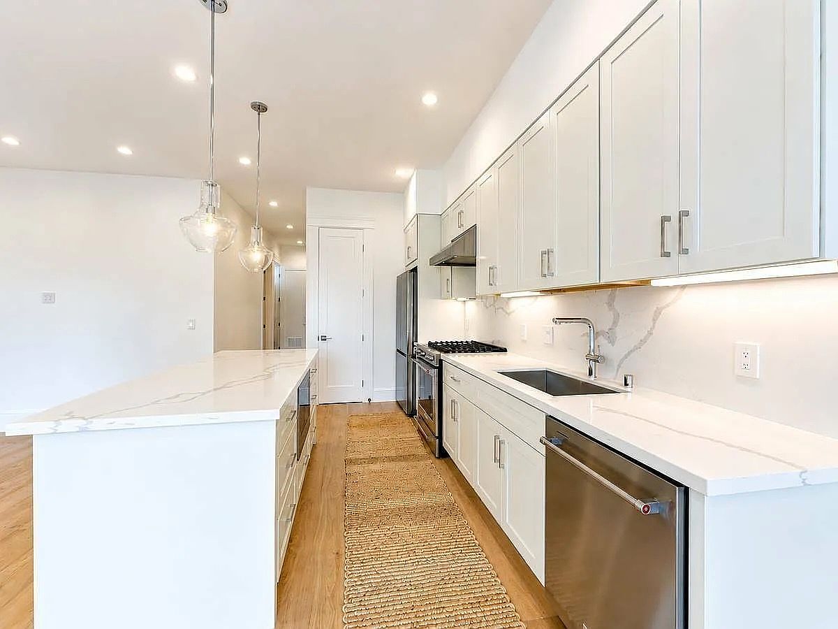 571 Chestnut St photo 5