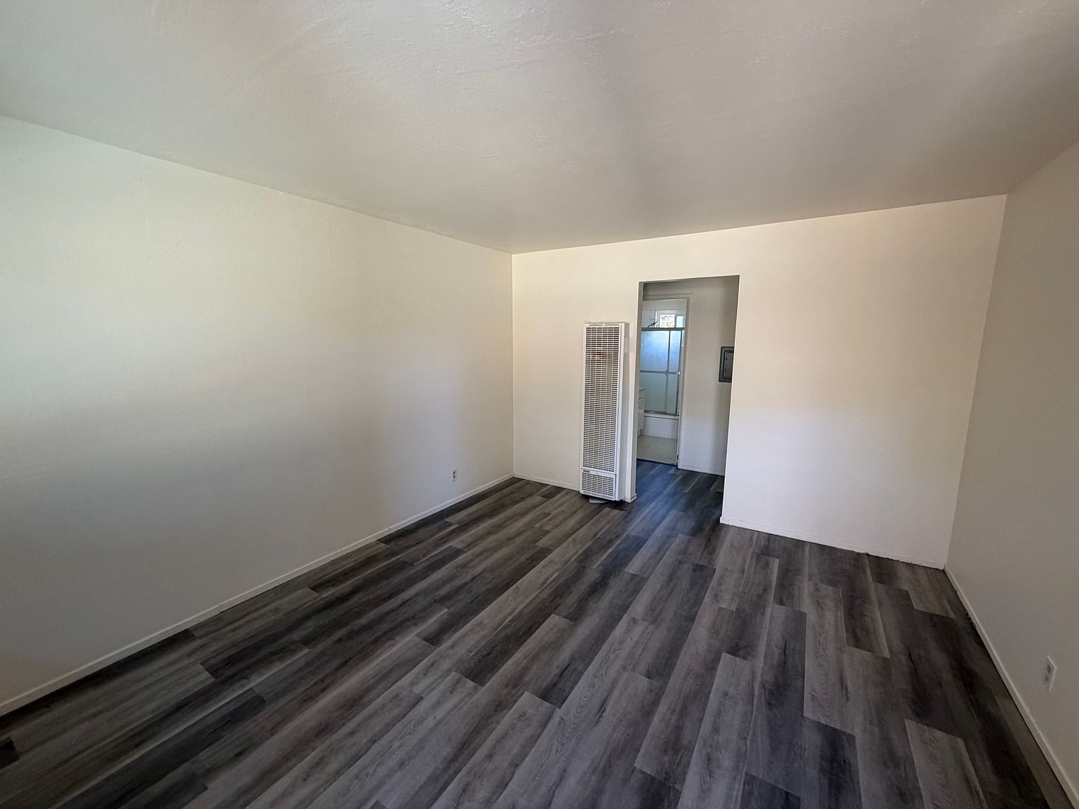 407 J St photo 5