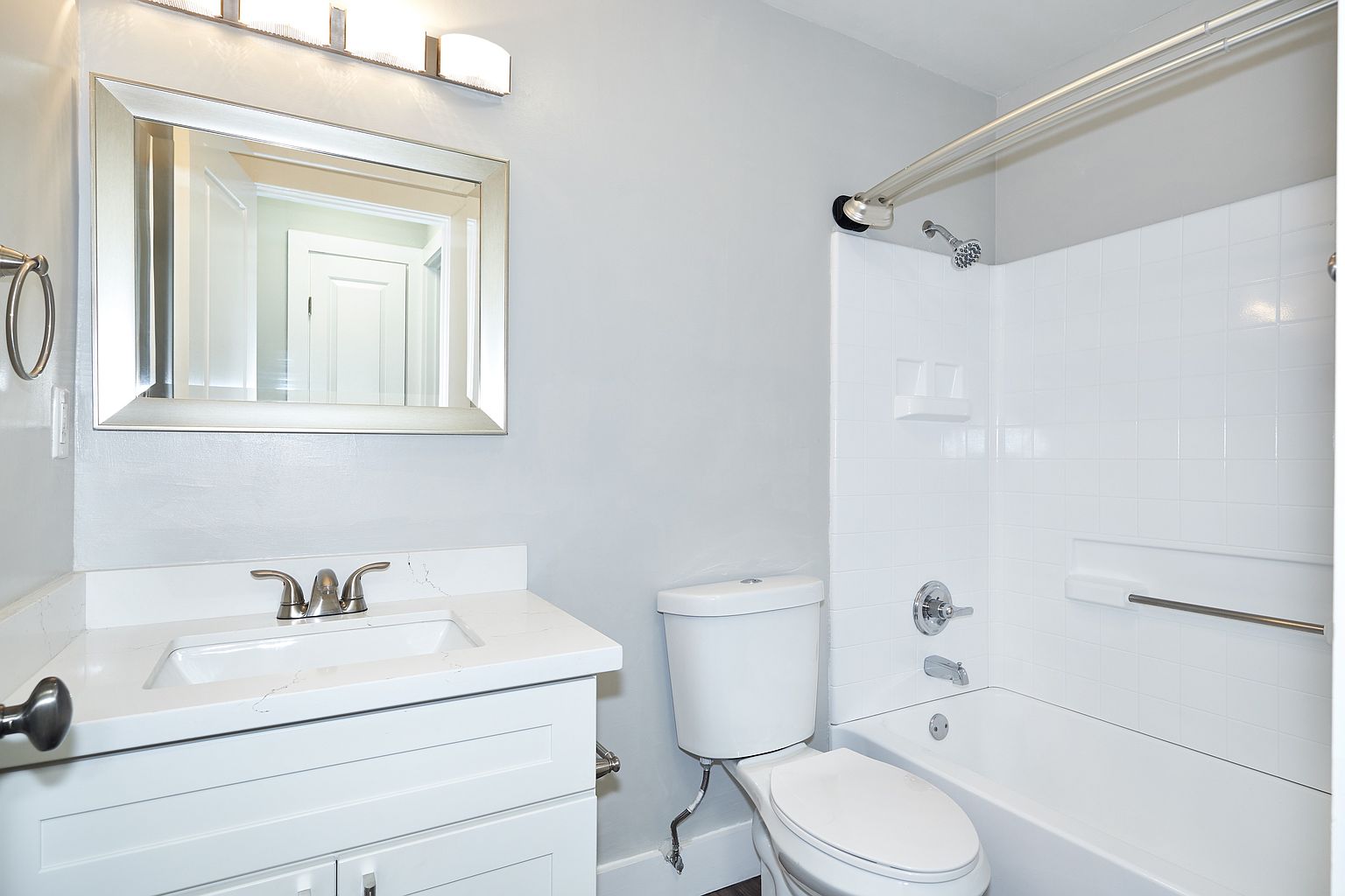 Allure Apartments photo 3