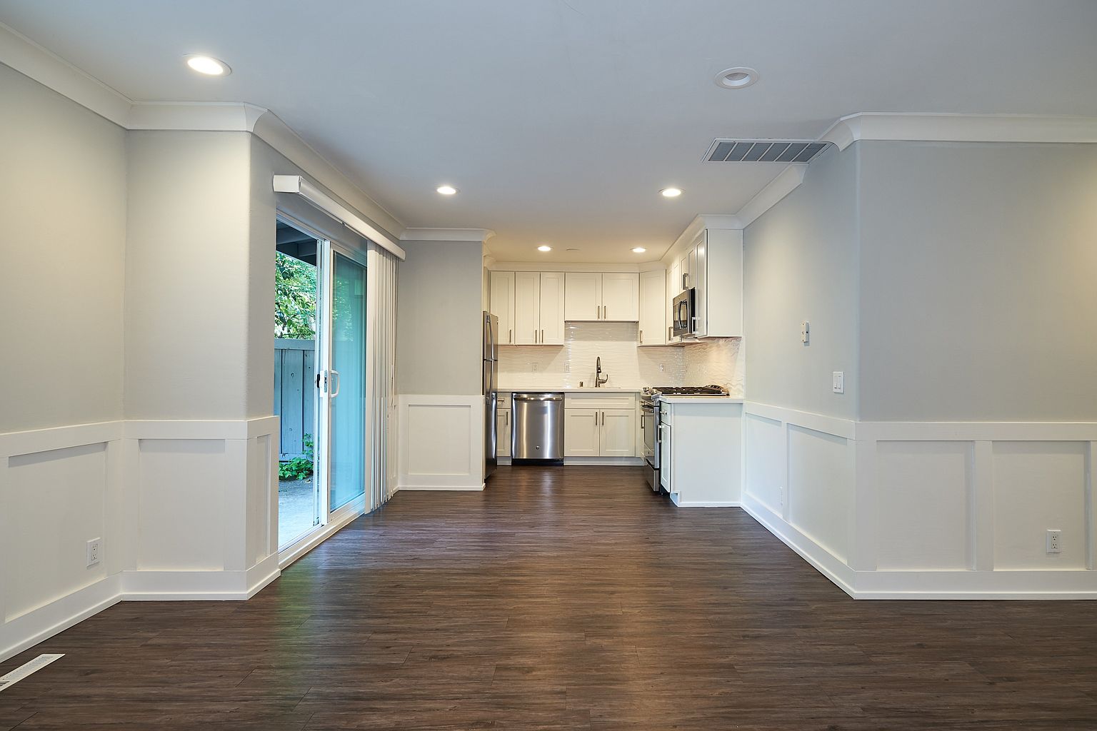 Allure Apartments photo 2